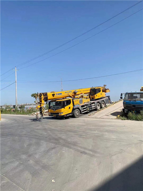 普格县吊车作业时，可能会产生哪些额外收费项目？