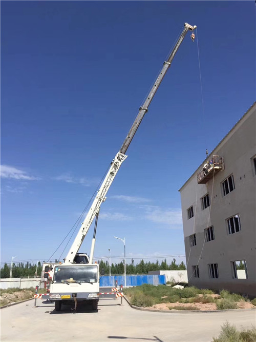 普格县“轻装强干”—— 吊车的 “轻量化臂架” 技术